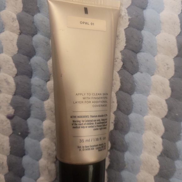 Bare Minerals Complexion Rescue Opal 01 - Picture 2 of 2